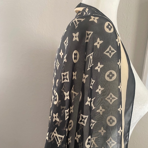 Vintage Louis Vuitton Black Cream Monogram Silk Scarf Authentic - Picture 9 of 12